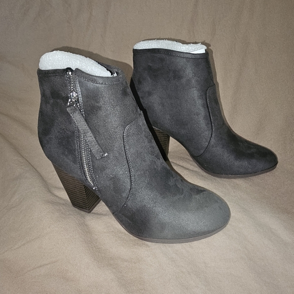 Journee collection womens high heel faux suede ankle boots - Picture 2 of 6